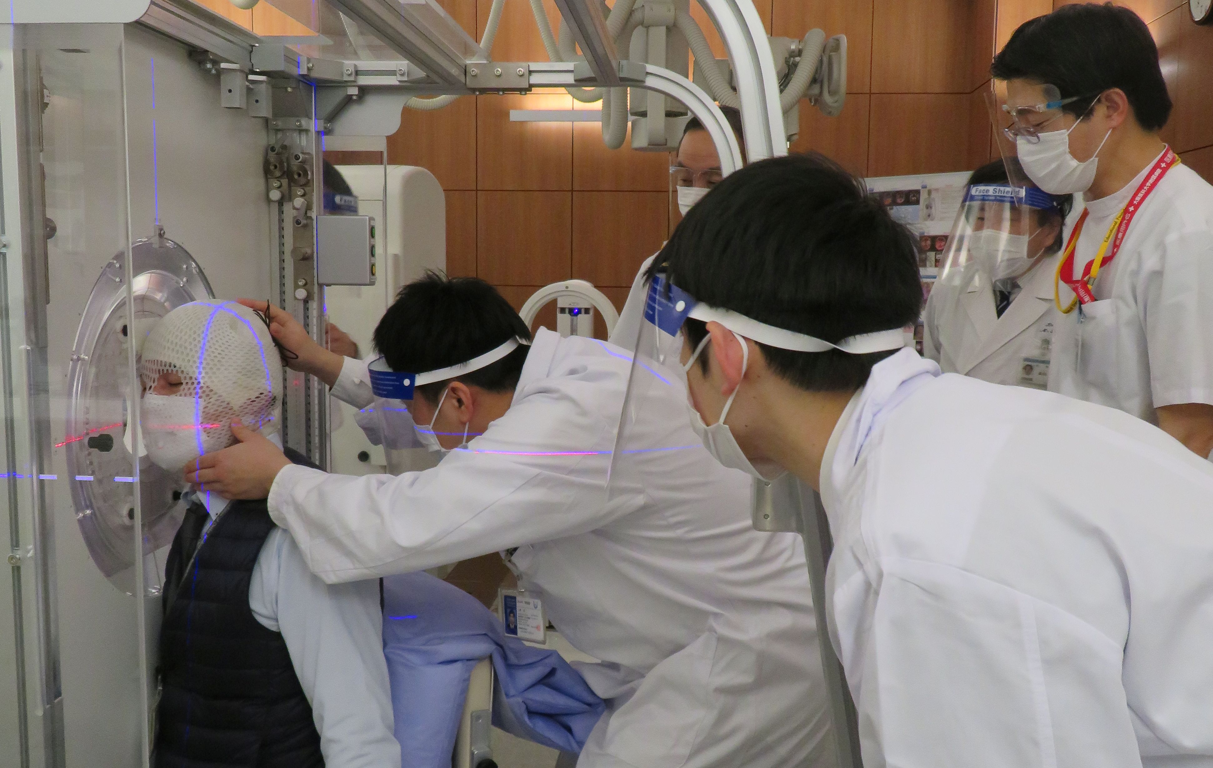 IAEA と日本の岡山大学は、がんとの闘いに役立つホウ素中性子捕捉療法を前進させるために協力しています
