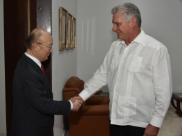 Yukiya Amano Meets President Miguel Díaz-Cane IAEA Director General Yukiya Amano met with President Miguel Díaz-Cane during his official visit to Havanna, Cuba, 17 May 2019. Far left: Edgard Perez Alvan, Assistant to the DG and Deputy Coordination, second from left, Luis Carlos Longoria Gandara, IAEA Director, Division for Latin America and the Caribbean, Department of Technical Cooperation
Photo Credit: Office of the President, Cuba