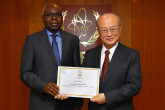  <br>
 The new Resident Representative of Togo to the IAEA, Komi Bayedze Dagoh, presented his credentials to IAEA Director General Yukiya Amano at the IAEA headquarters  in Vienna, Austria, on 15 January 2018.
 </br>
 <br>
Le nouveau représentant résident du Togo auprès de l’AIEA, Komi Bayedze Dagoh, a présenté ses lettres de créance au Directeur général de l’AIEA Yukiya Amano au siège de l’AIEA, à Vienne (Autriche), le 15 janvier 2018.
 </br>