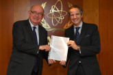 The new Resident Representative of Ireland to the IAEA, HE Mr. Eoin O’Leary, presented his credentials to IAEA Director General Rafael Mariano Grossi at the Agency headquarters in Vienna, Austria, on 2 November 2020.


