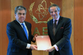 The new Resident Representative of Peru to the IAEA, HE Mr. Luis Alberto Campana Boluarte, presented his credentials to IAEA Director General Rafael Mariano Grossi, at the Agency headquarters in Vienna, Austria. 29 April 2022

