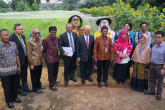 IAEA Director General Yukiya Amano with staff of the Plant Mutation Breeding Collaborating Centre CIRA-BATAN, during his official visit to Jakarta, Indonesia. 6 February 2018