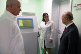 IAEA Director General Yukiya Amano (right) visited the Center of Medical-Surgical Research (CIMEQ) where he met with the Center's Director Roberto Castellanos Gutiérrez (left), during his official visit to Havana, Cuba, 17 May 2019.
