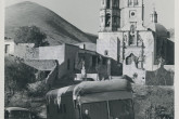 On its way to León as part of a tour of training establishments and universities at the request of the Mexican Government from January to March 1960.  Behind is a vehicle carrying exhibits prepared by the Mexican Nuclear Energy Commission to illustrate radioisotope techniques and applications.  19 February 1960. Please credit UN Photo