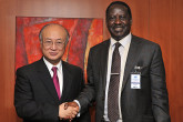 Visit of the Right Honourable Raila Amolo Odinga, Prime Minister of Kenya, to IAEA Director General Yukiya Amano, Vienna, Austria, 7 December 2009.