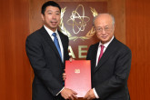 Presentation of credentials by the new Resident Representative of Singapore, Mr Foo Kok Jwee to the IAEA Director General Yukiya Amano. Vienna, Austria, 19 September 2014.