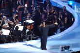 Legendary R&B singer Gladys Knight entertains the crowd.