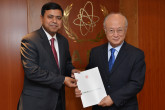The new Resident Representative of Bangladesh, MD Abu Zafar, presents his credentials to IAEA Director General Yukiya Amano in Vienna, Austria on 13 May 2015. 