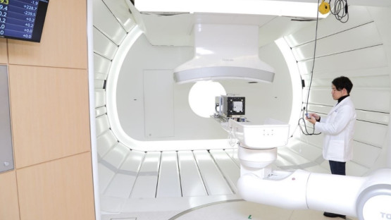 National Institutes for Quantum Science and Technology (QST), which treats cancer with state-of-the-art carbon ion therapy facility using a rotating gantry, has been an IAEA Collaborating Centre since 2006. (Photo: QST)
