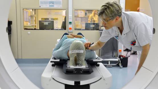 Anatomical landmarks are added to the mask to help with the reproducibility of the treatment at AKH Vienna. (Photo:IAEA)