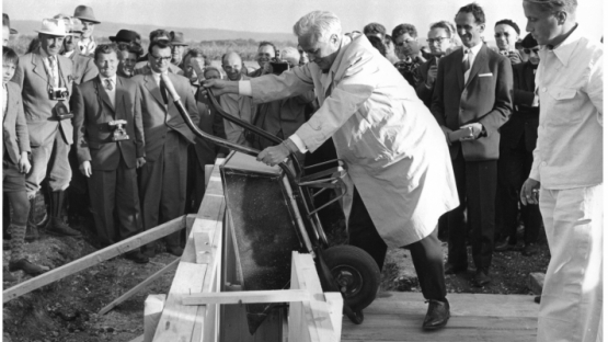 Construction of the first IAEA laboratory in Seibersdorf was inaugurated by the first Director General, William Sterling Cole, in 1959. The laboratory came into operation 3 years later.